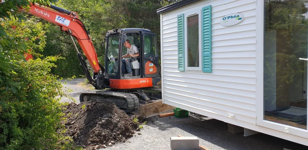Raccordement de l'eau, de l'électricité et des eaux usées d'un mobil-home